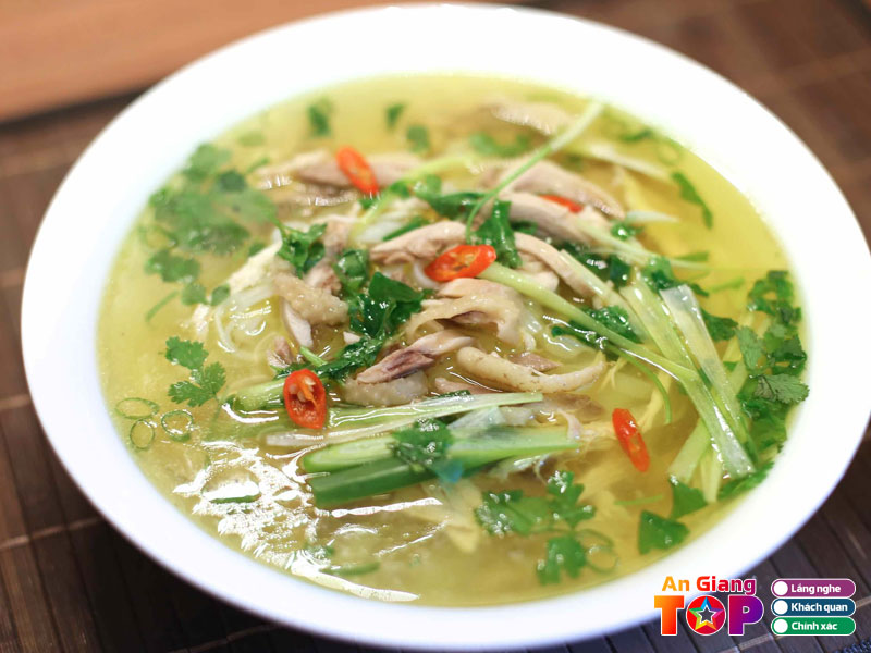 Luu-y-khi-chon-quan-pho-ga-dam-bao-ngon-chat-luong-angiangtoplist