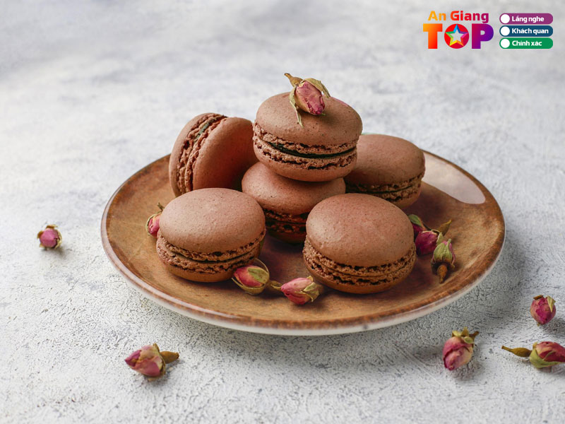 Mua-banh-macaron-thi-nen-luu-y-gi-angiangtoplist