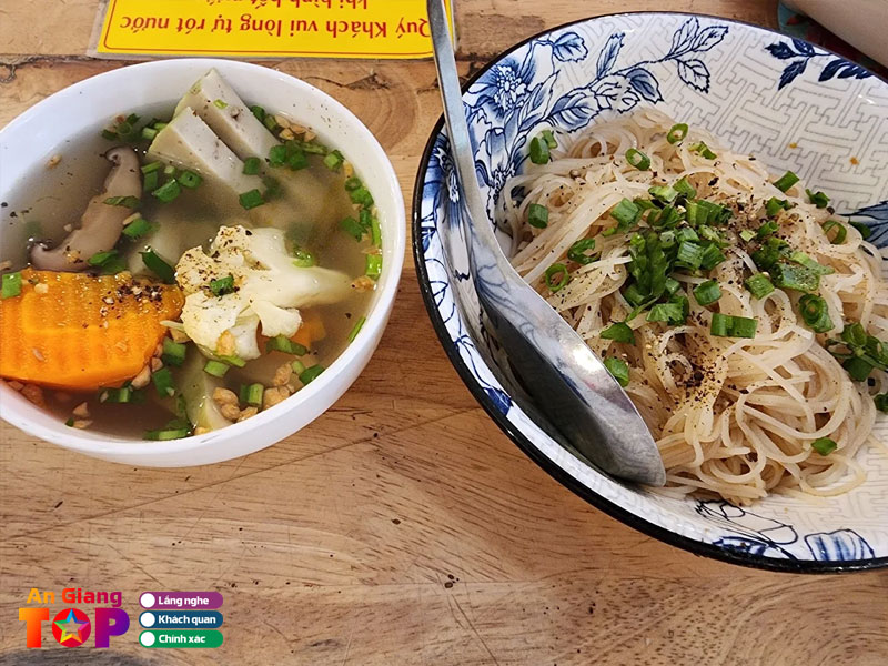 Quan-chay-hoa-an-1-angiangtoplist