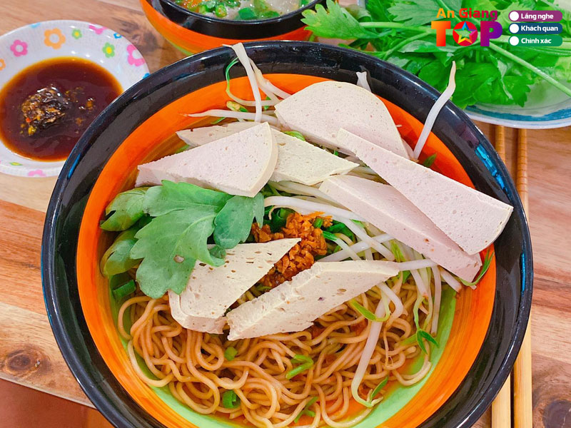 Quan-chay-hoa-an-2-angiangtoplist`