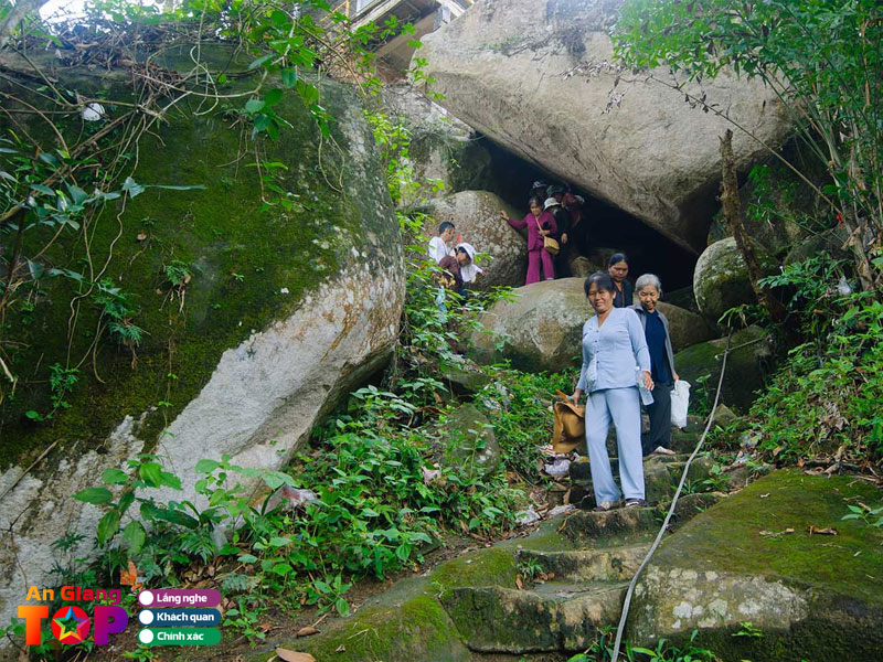 Thoi-diem-ly-tuong-de-tham-quan-nui-cam-angiangtoplist