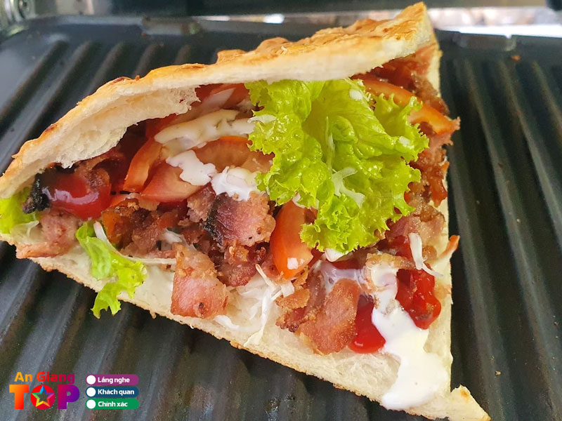 Tiem-banh-mi-tho-nhi-ky-big-67-angiangtoplist