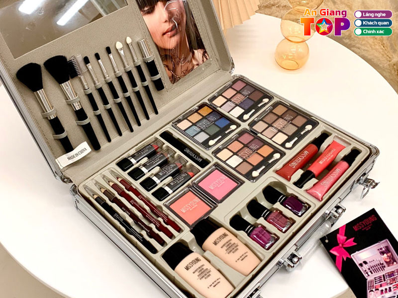 Tieu-chi-chon-dia-chi-mua-do-makeup-uy-tin-angiangtoplist