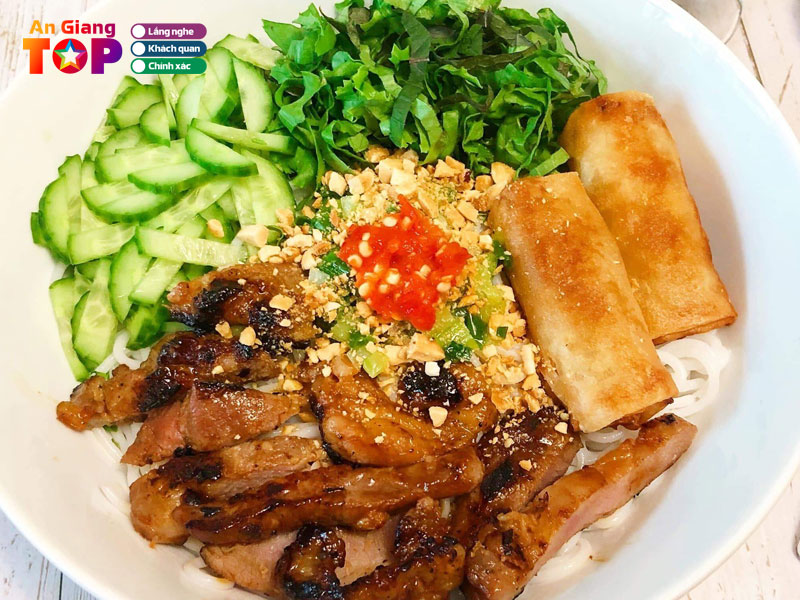 Tieu-chi-lua-chon-quan-bun-cha-gio-ngon-angiangtoplist