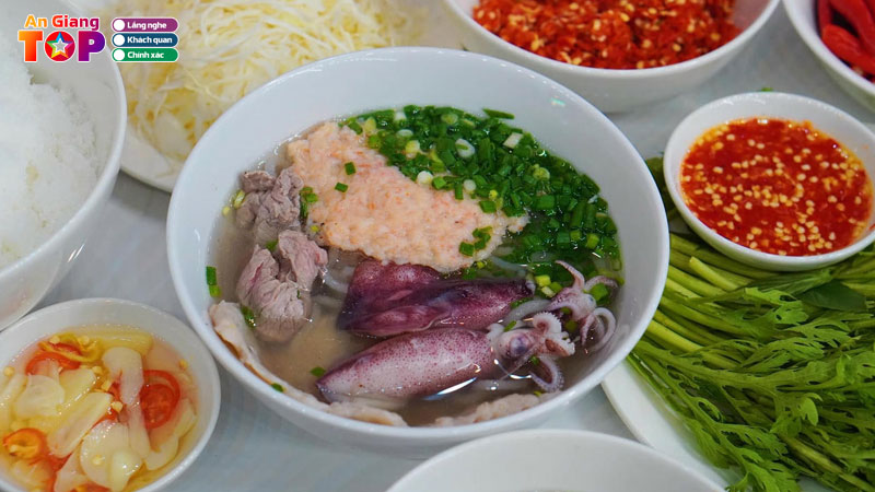 Top-10-quan-bun-quay-phu-quoc-o-an-giang-tuoi-ngon-chuan-vi-angiangtoplist