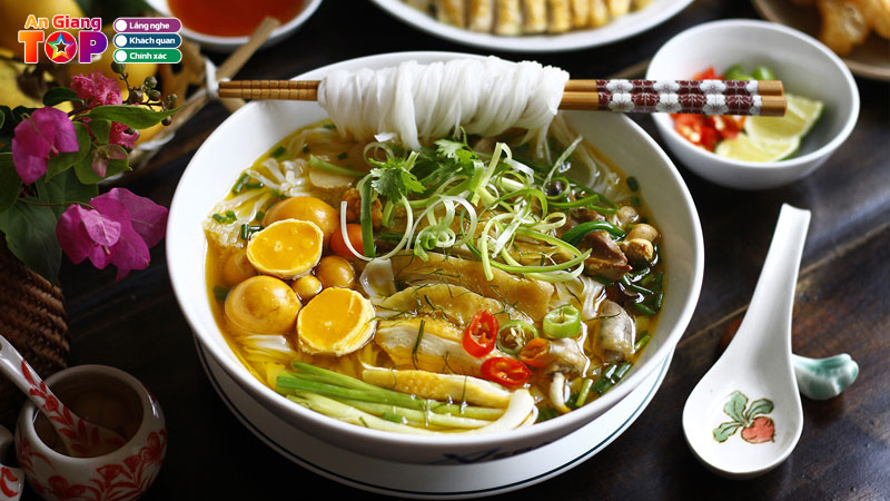 Top-5-quan-pho-ga-o-an-giang-thom-ngon-chuan-vi-angiangtoplist