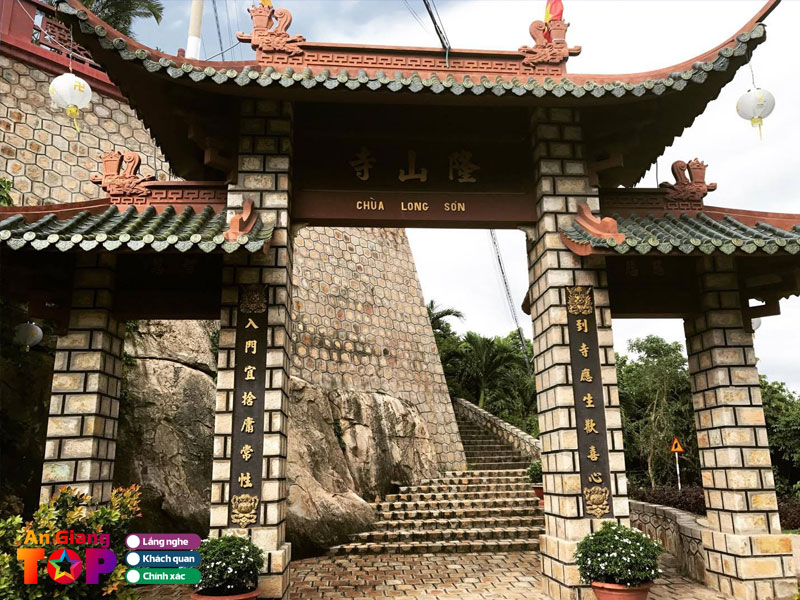 Trai-nghiem-khong-the-bo-qua-khi-den-nui-sam-1-angiangtoplist