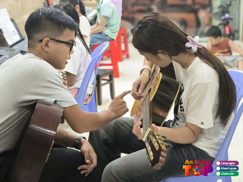 Trung-tam-day-nhac-l-music-angiangtoplist