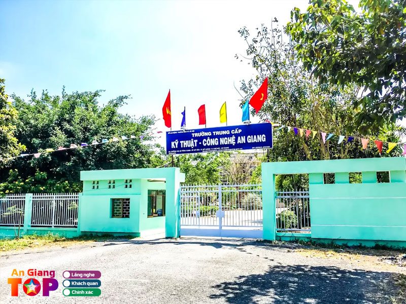 Truong-trung-cap-ky-thuat-cong-nghe-an-giang-angiangtoplist