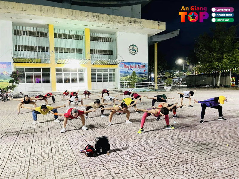 Tu-tu-aerobic-yoga-angiangtoplist