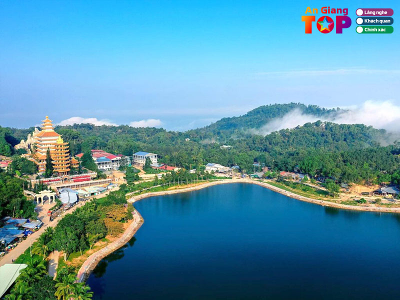 Ve-dep-thien-nhien-va-khi-hau-tren-nui-cam-angiangtoplist