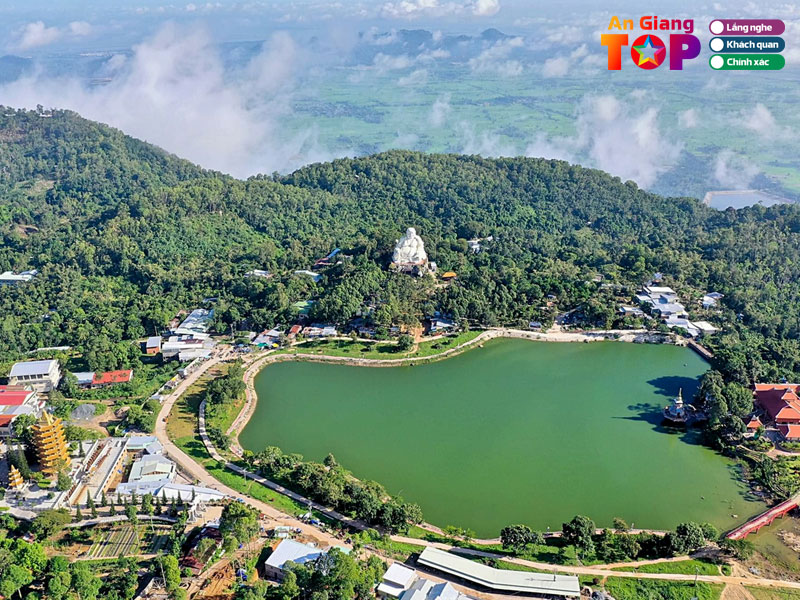 Vi-tri-va-dia-hinh-cua-nui-sam-angiangtoplist