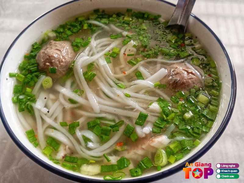 Banh-canh-bot-xat-di-khon-angiangtoplist