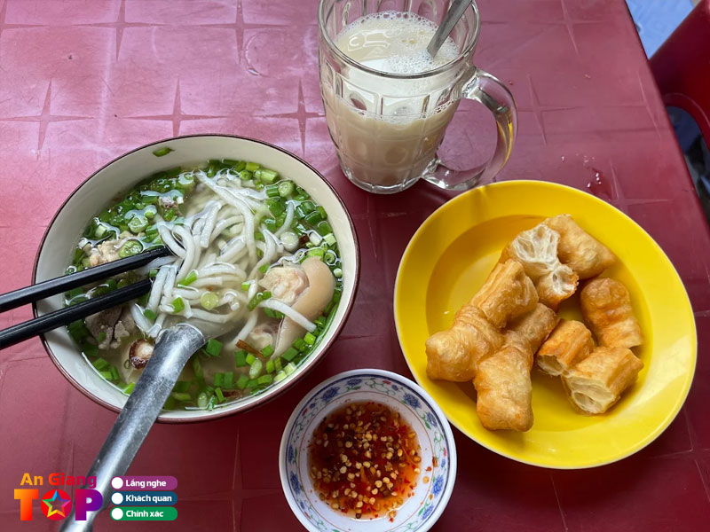 Banh-canh-lo-ren-angiangtoplist