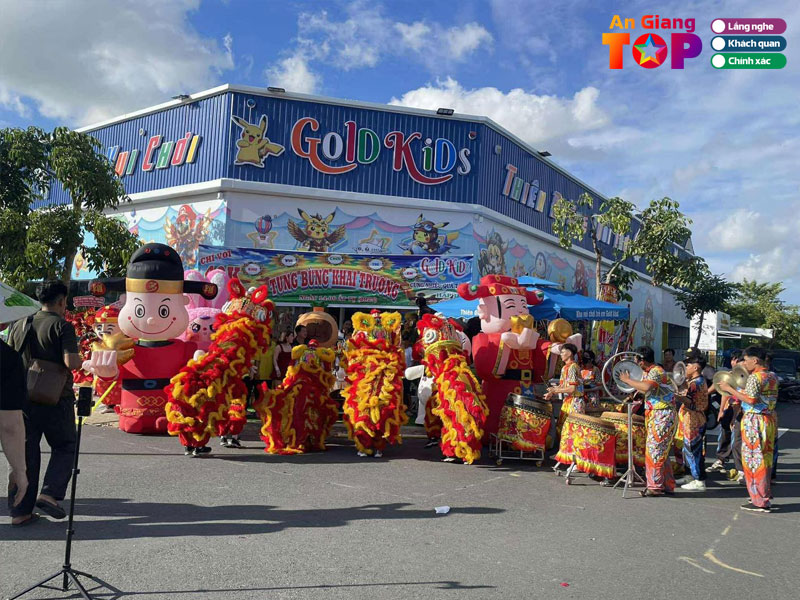 Doan-nghe-thuat-lan-su-rong-nhat-anh-duong-angiangtoplist