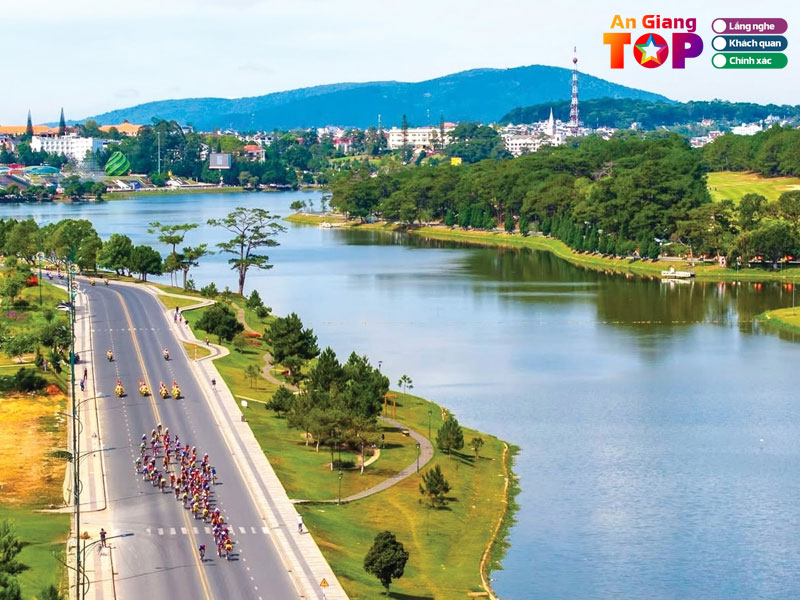 Lamdongtoplist-huong-dan-day-du-cho-khach-du-lich-muon-kham-pha-lam-dong-1-angiangtoplist