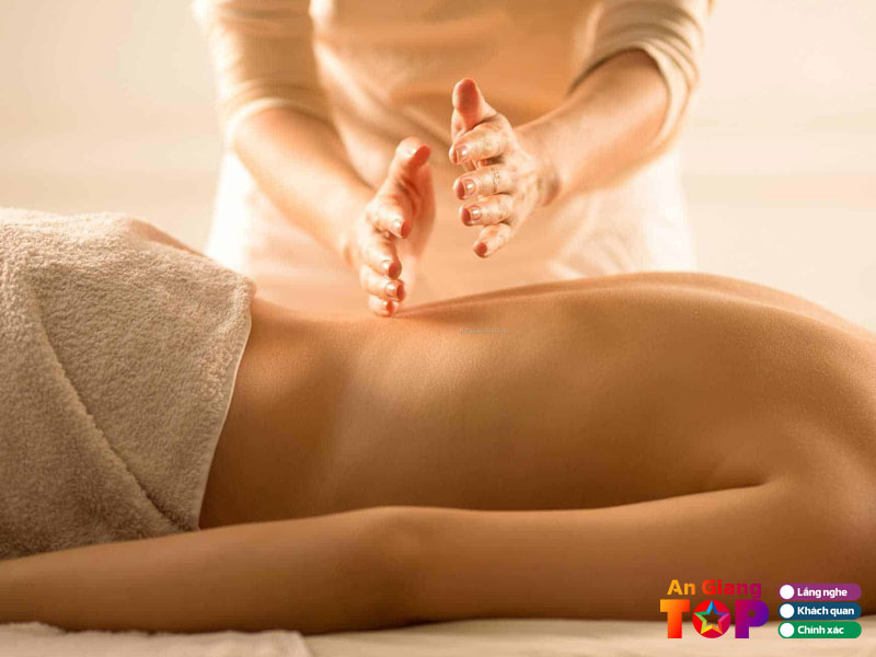 Massage-tri-lieu-nguoi-mu-thanh-dat-angiangtoplist