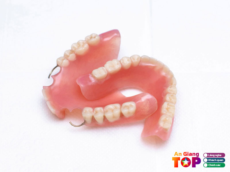 Nha-si-minh-anh-angiangtoplist