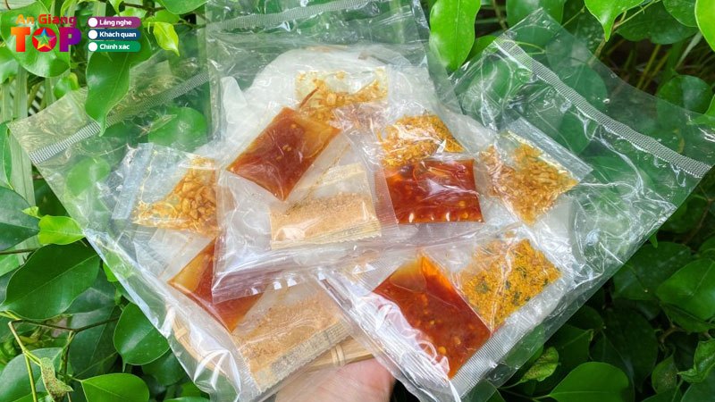 Top-5-dia-chi-ban-banh-trang-phoi-suong-o-an-giang-deo-ngon-angiangtoplist