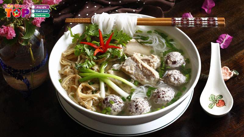 Top-5-quan-bun-moc-o-an-giang-ngon-an-hoai-khong-ngan-angiangtoplist
