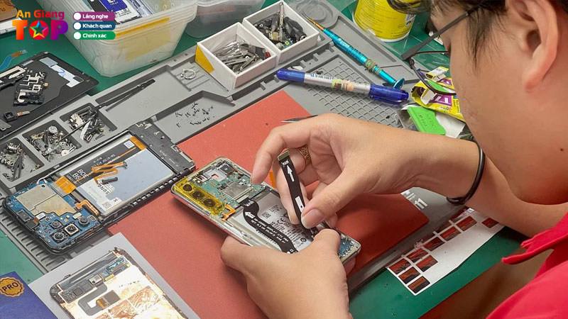 5-dia-chi-hoc-sua-dien-thoai-o-an-giang-uy-tin-dao-tao-bai-ban-angiangtoplist