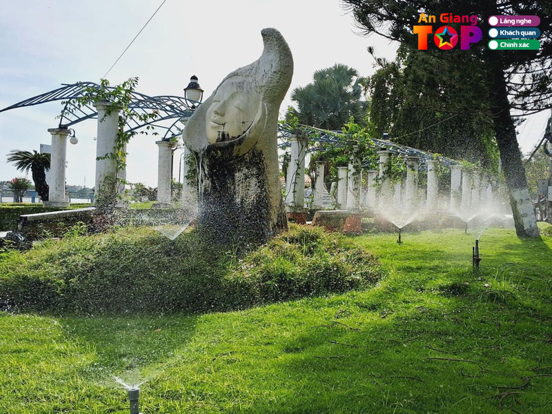 Cong-vien-30-thang-4-angiangtoplist