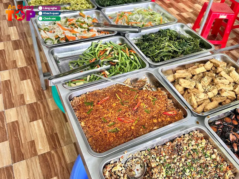 Quan-com-chay-tu-chon-vo-luong-tho-2-angiangtoplist