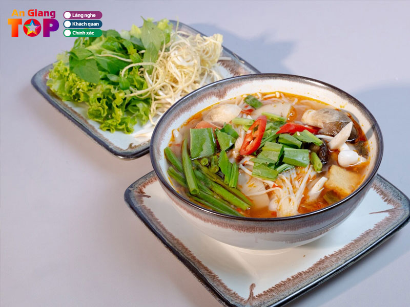 Nhung-luu-y-khi-lua-chon-quan-bun-chay-de-co-trai-nghiem-tron-ven-angiangtoplist