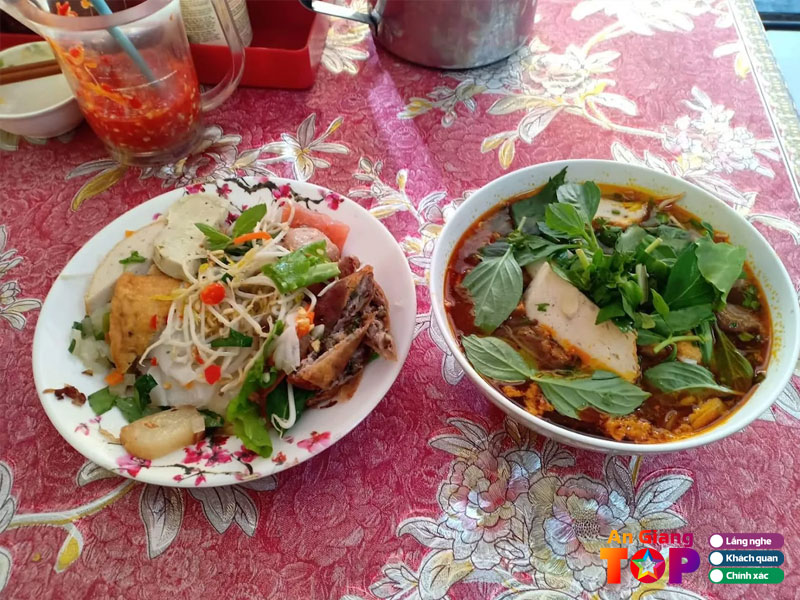 Quan-chay-co-ba-angiangtoplist