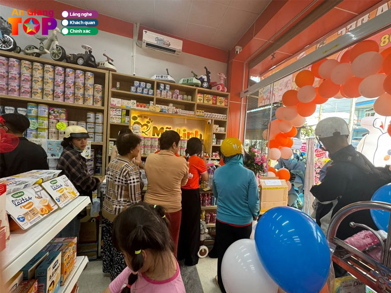 Shop-me-va-be-my-linh-angiangtoplist