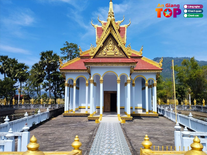 Chua-phnom-pi-chua-nam-quy-giua-1-angiangtoplist