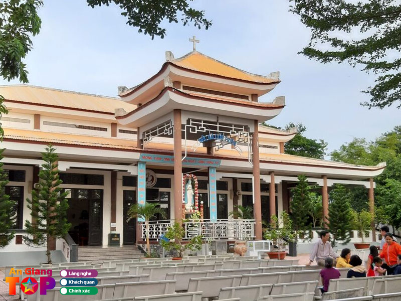 Nha-tho-duc-ba-con-tren-angiangtoplist