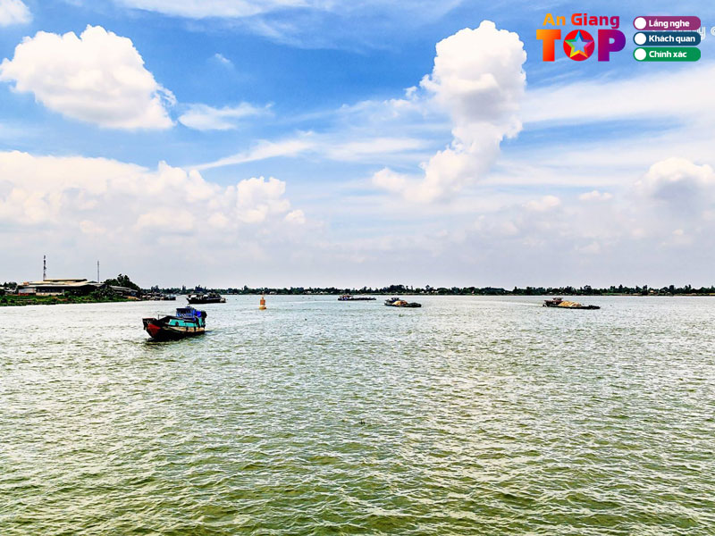 Song-nuoc-an-giang-nguon-cam-hung-bat-tan-trong-ca-dao-tuc-ngu-angiangtoplist