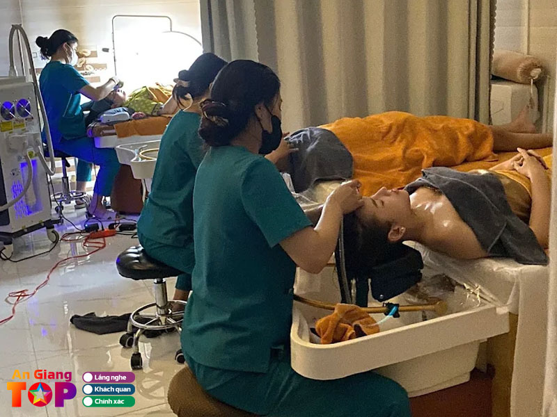 Spa-nhu-y-angiangtoplist