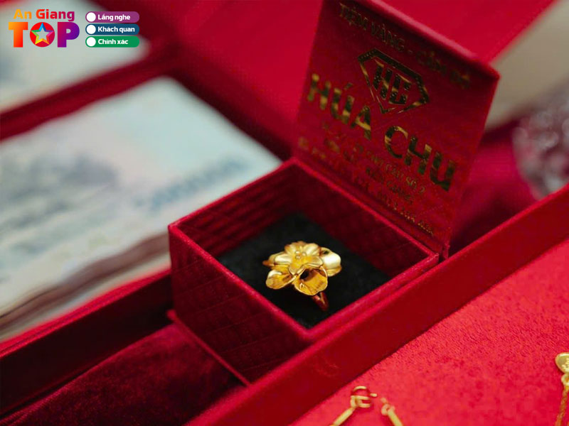 Tiem-vang-hua-chu-angiangtoplist