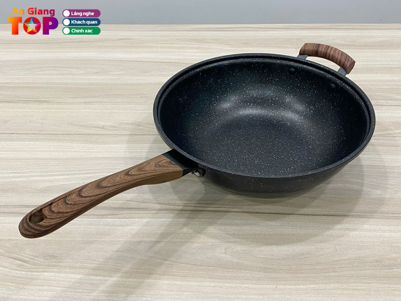 Trung-tam-mua-sam-nguyen-kim-angiangtoplist