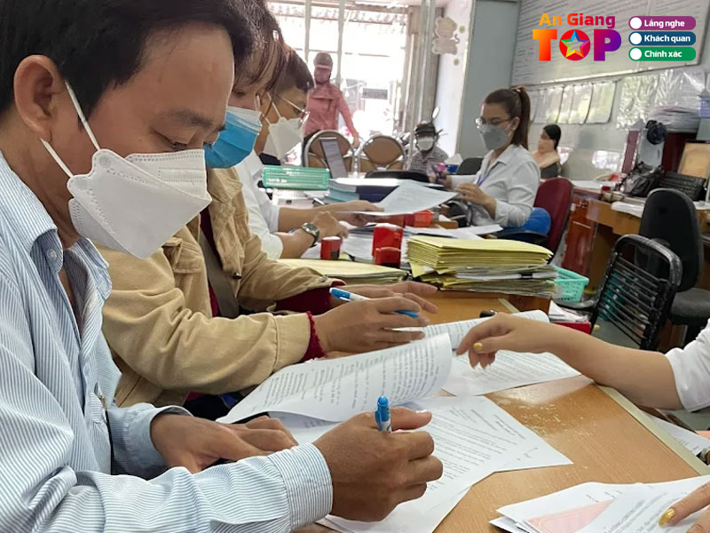 Van-phong-cong-chung-nguyen-cong-tru-angiangtoplist