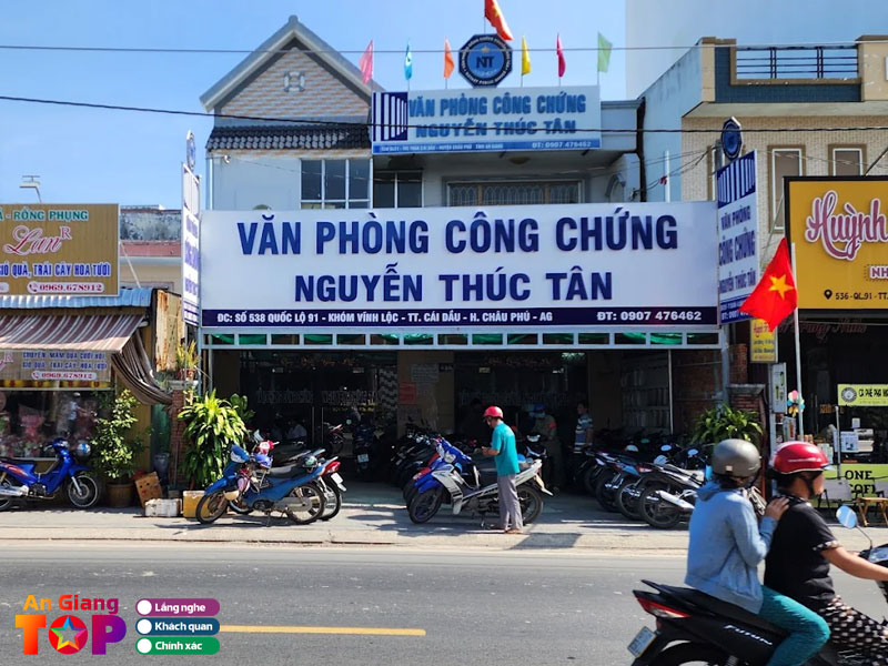 Van-phong-cong-chung-nguyen-thuc-tan-angiangtoplist