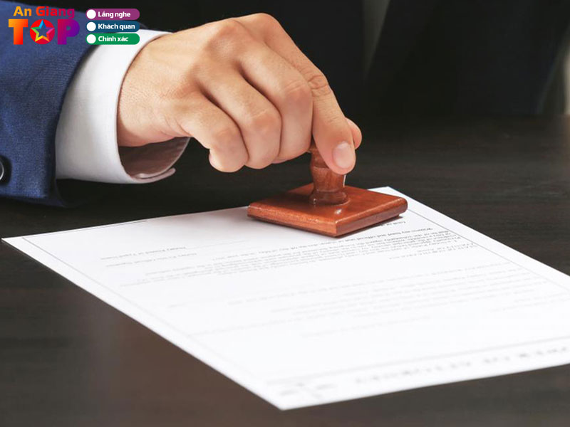 Van-phong-cong-chung-nhut-quang-angiangtoplist