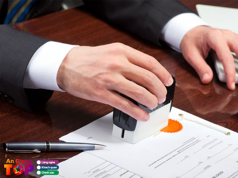 Van-phong-cong-chung-vo-duy-the-angiangtoplist