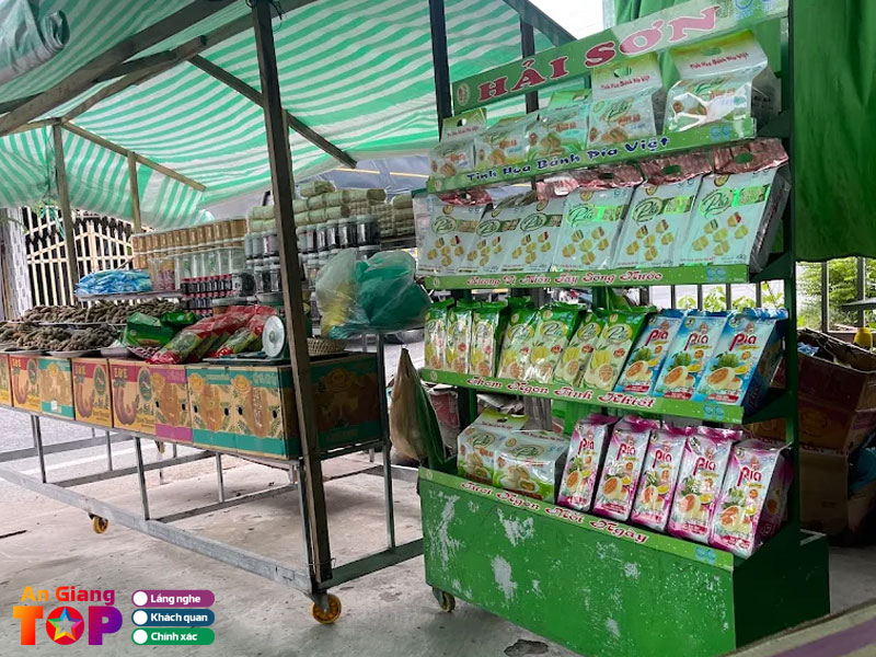 Cua-hang-dac-san-an-giang-ngoc-bich-1-angiangtoplist