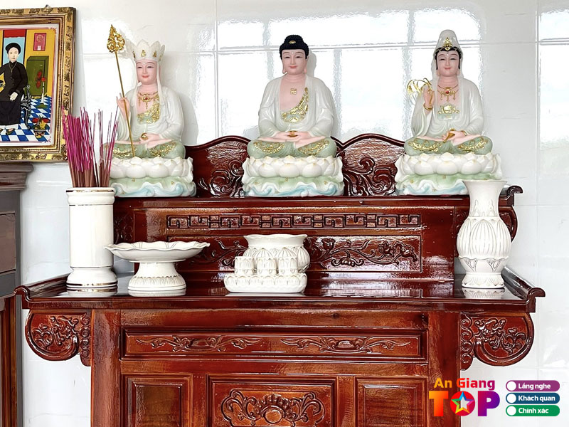 Cua-hang-do-tho-cung-hoang-phuc-1-angiangtoplist