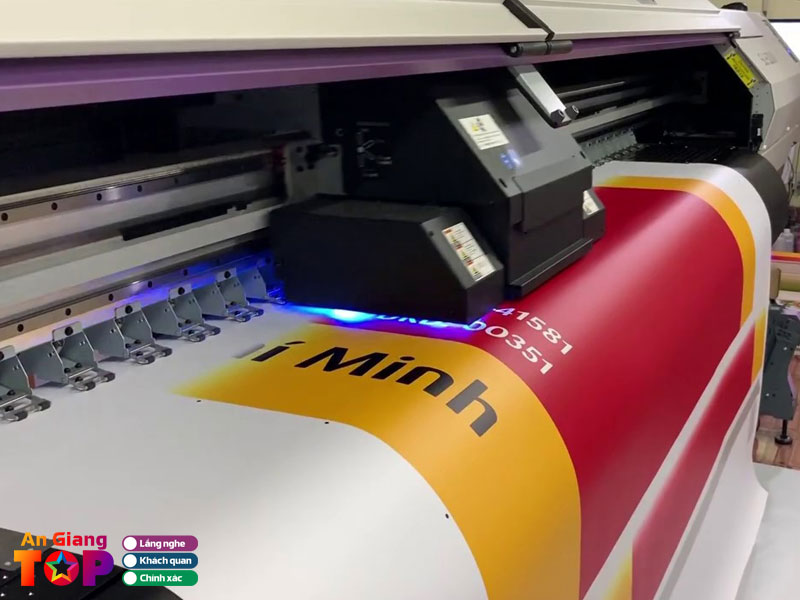 Tips-chon-xuong-in-uv-dep-va-ben-mau-angiangtoplist