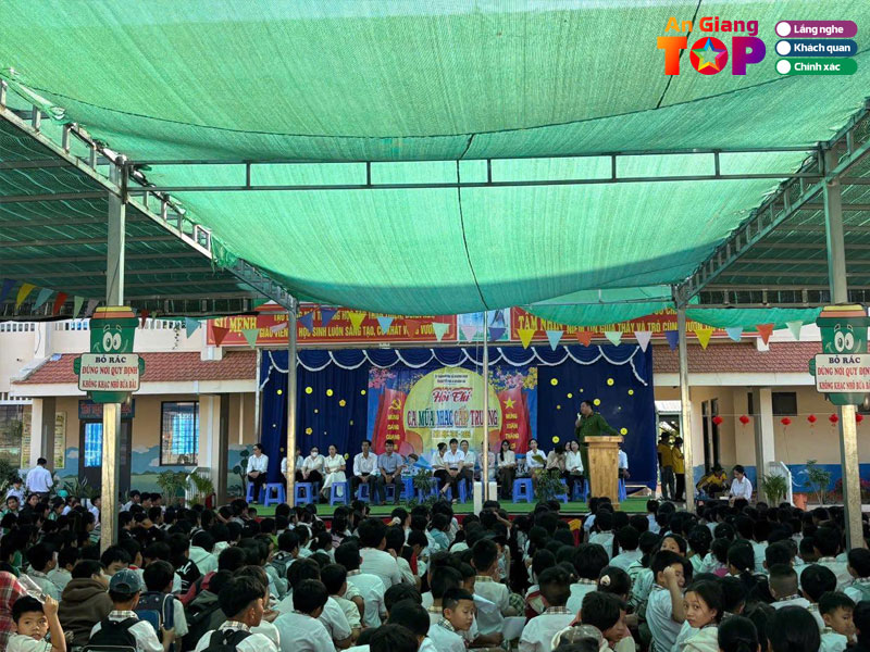 Truong-tieu-hoc-a-khanh-an-angiangtoplist