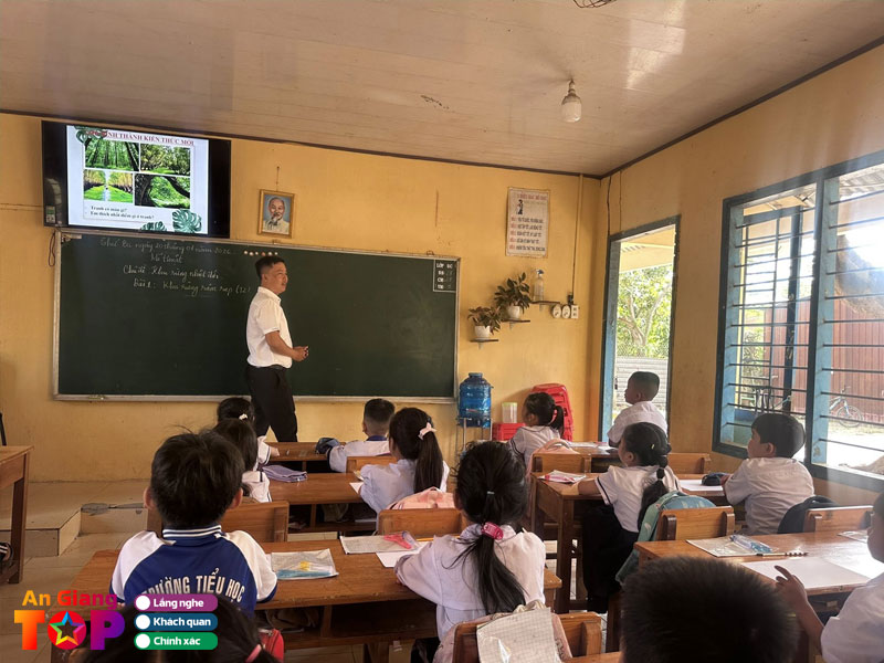 Truong-tieu-hoc-phu-long-angiangtoplist