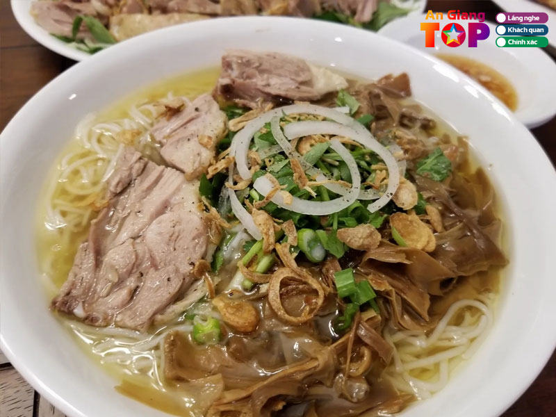 Kinh-nghiem-chon-quan-bun-mang-vit-chat-luong-2-angiangtoplist