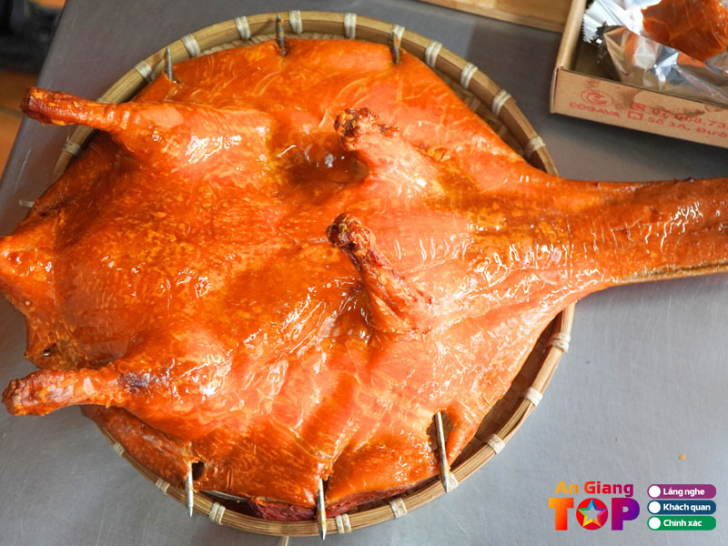 Kinh-nghiem-chon-quan-vit-quay-ty-ba-ngon-o-an-giang-angiangtoplist