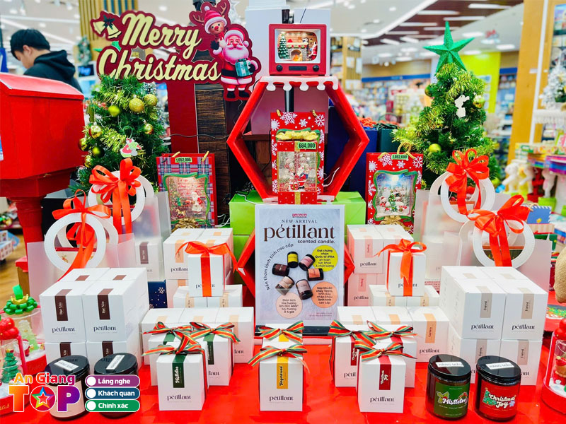 Nha-sach-fahasa-angiangtoplist