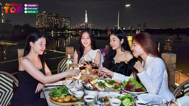 Top-10-nha-hang-to-chuc-8-3-o-an-giang-lang-man-sang-trong-angiangtoplist