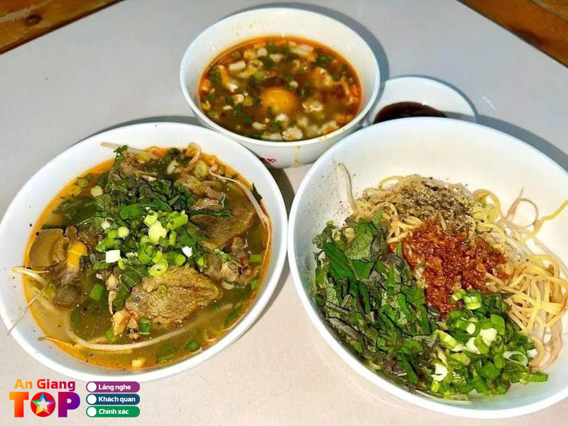 Hu-tieu-de-hong-ky-long-xuyen-1-angiangtoplist